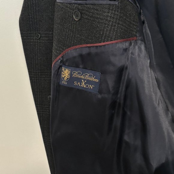 Brooks Brothers Grey Plaid Chesterfield Overcoat Topcoat, Wool, Velvet; M-L - Picture 9 of 16